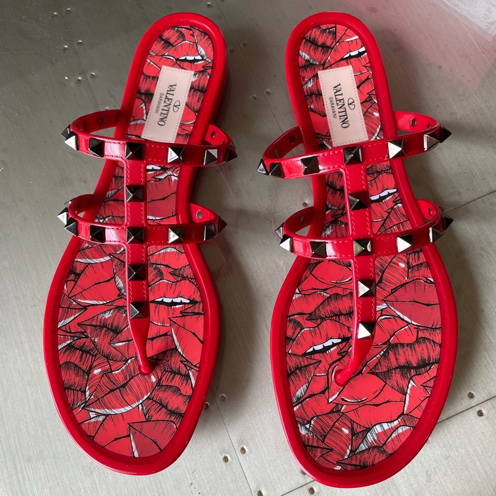 Valentino pvc jelly res lipstick thong sz 40 includes box.